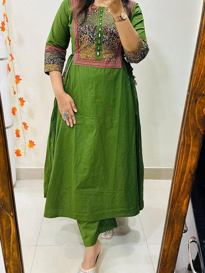Women’s Olive Green Embroidered Cotton Anarkali Kurta Pant Set
