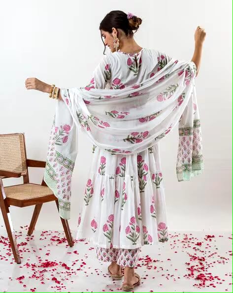 Women premium Ivory cotton kurta & dupatta set